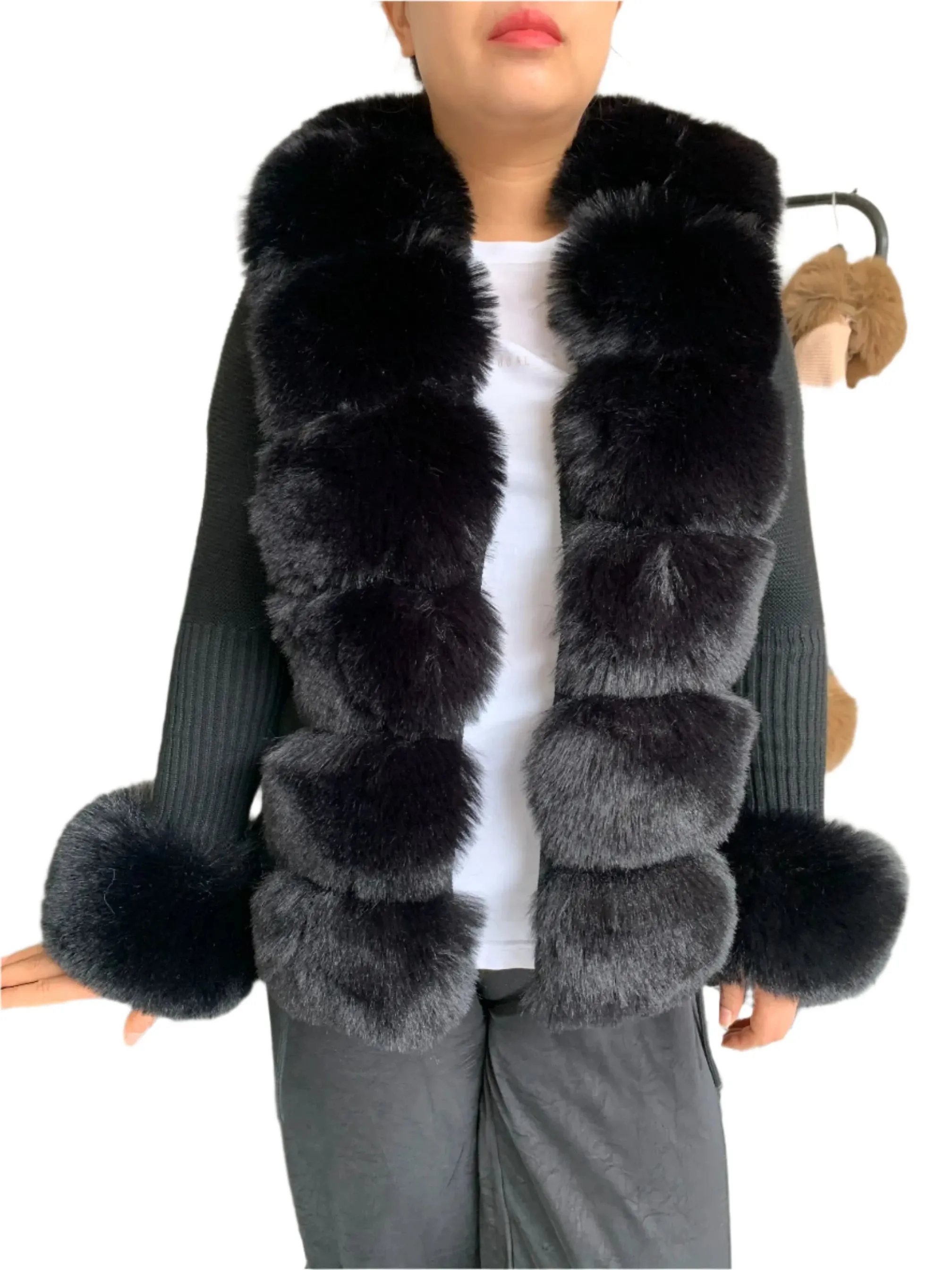 Elegant Women's Faux Fox Fur Collar Cardigan – Knitted Sweater Coat, Spring/Autumn Fashion