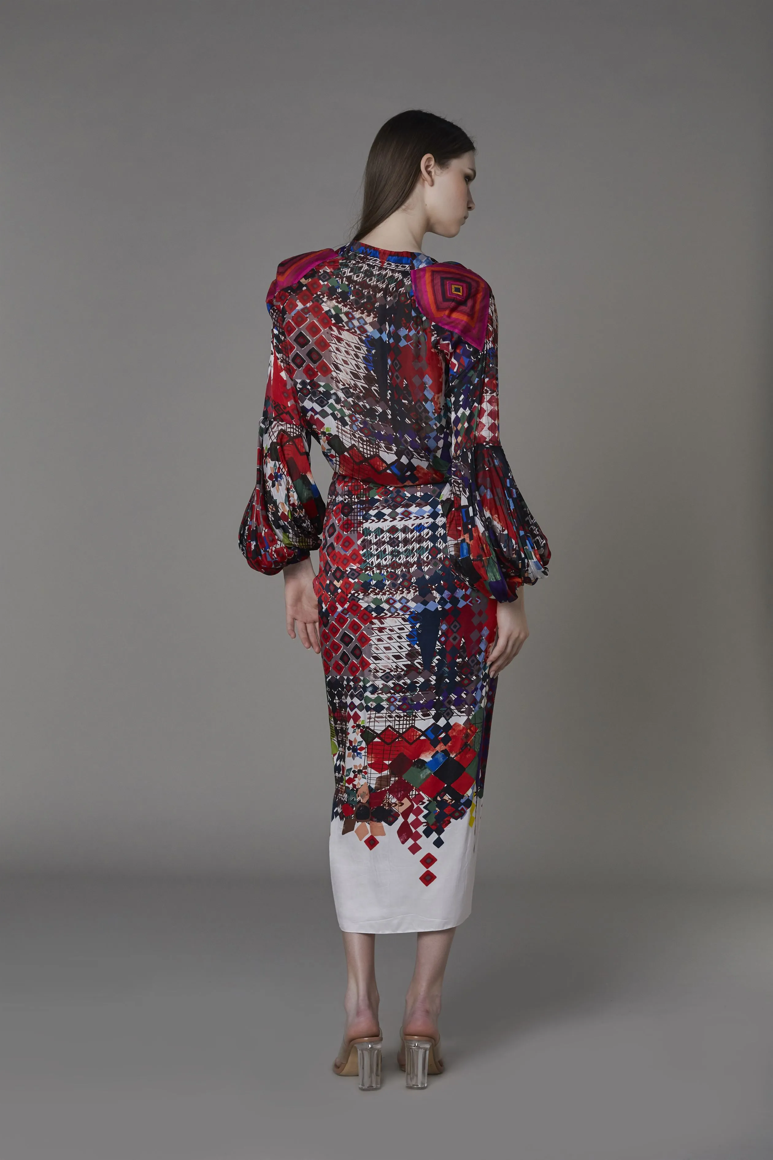Saaksha & KinniÂ    I   AK print shirt with half ballooon sleeves

AK pinched skirt Blouse - Cotton Silk / Chiffon

Skirt - Satin Multi   SS22120

  SS22121