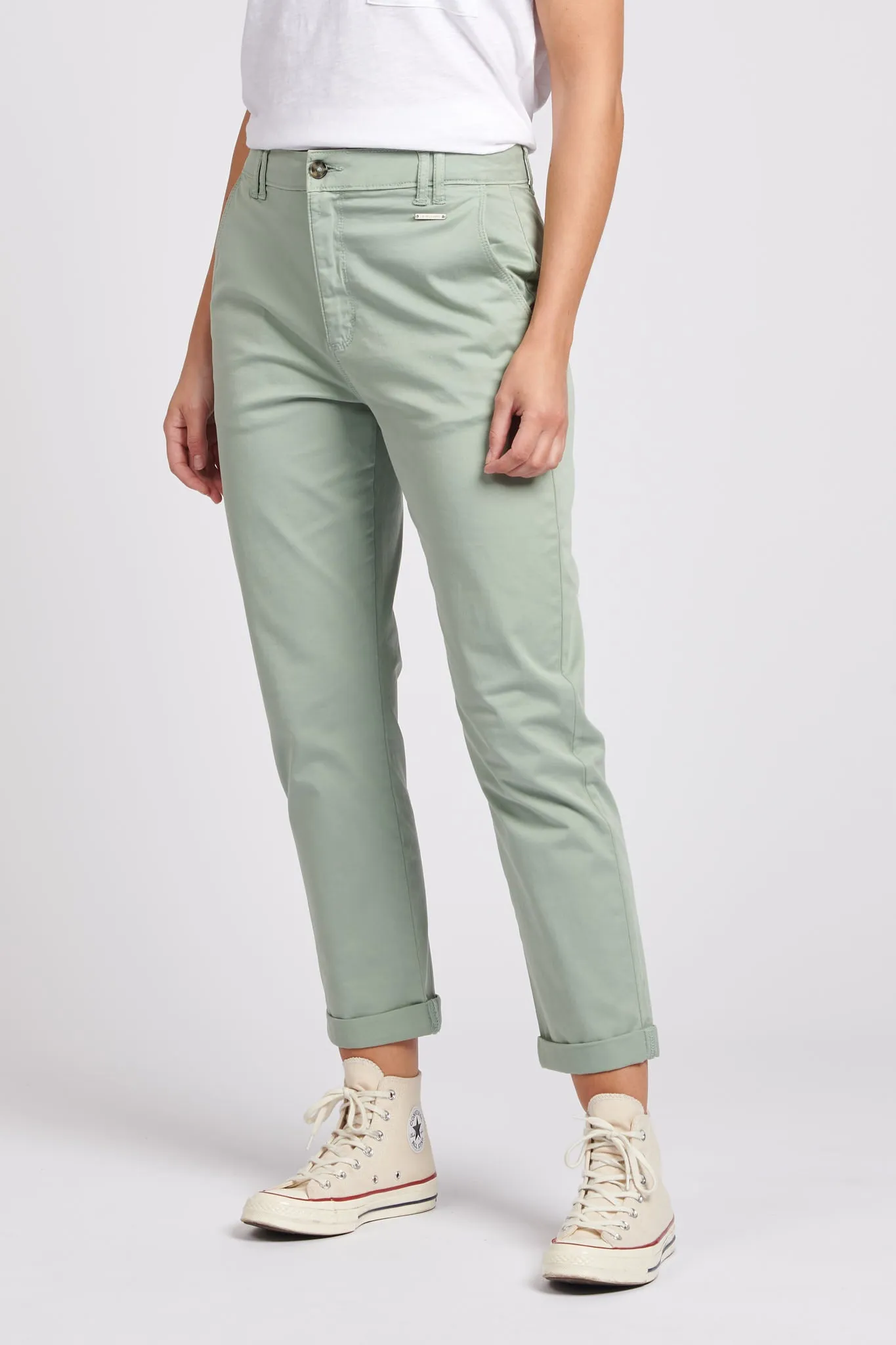Women's Rolled Hem Chino Trouser in Iceberg Green