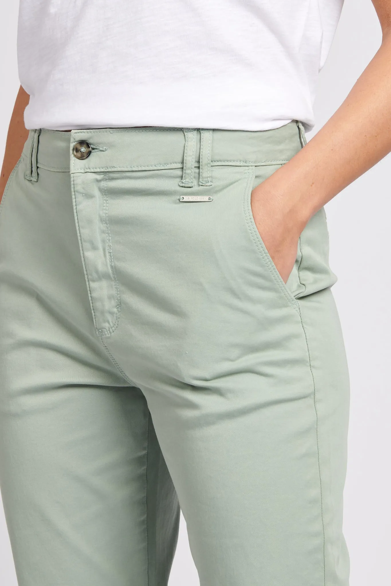 Women's Rolled Hem Chino Trouser in Iceberg Green