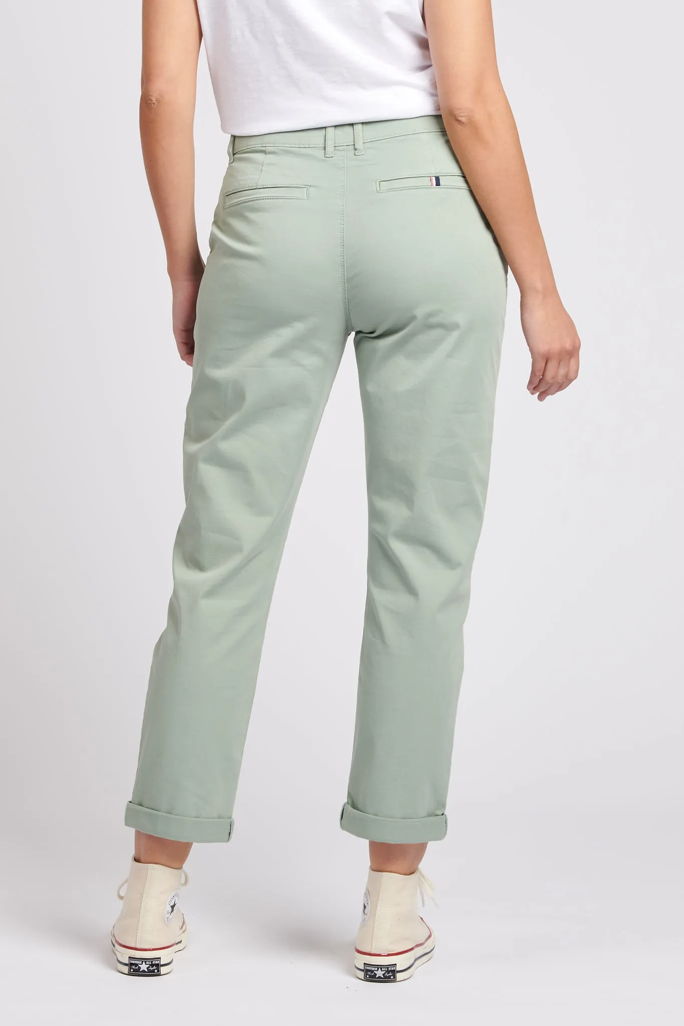 Women's Rolled Hem Chino Trouser in Iceberg Green